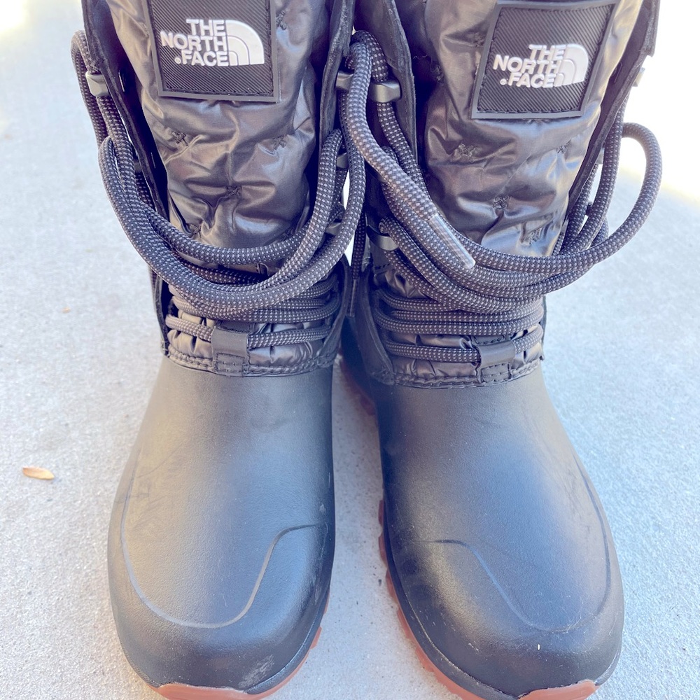 NorthFace WOMEN'S YUKIONA MID Boot